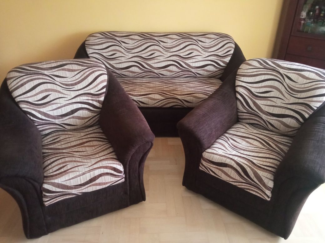 Sofa z dwoma fotelami