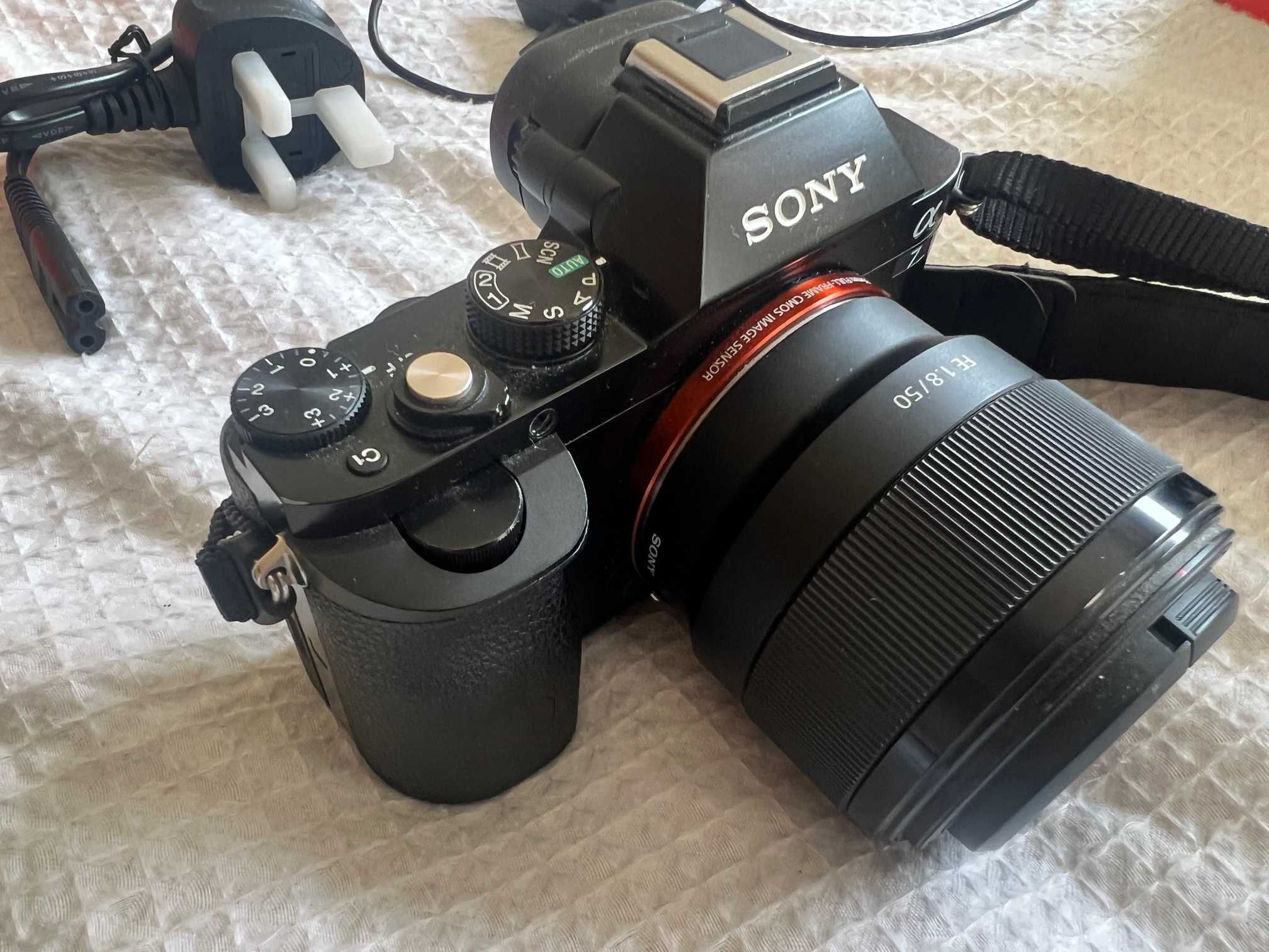 Sony a7 + lente Sony 50mm/F1.8 + carregador e bateria