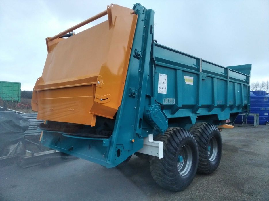 Rozrzutnik obornika , wapna Rolland E 160