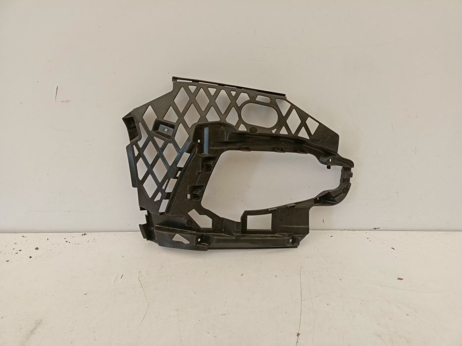 VW Passat B8 lift FL 18- R-LINE 3g 3g0 ślizg zderzaka prawy przód