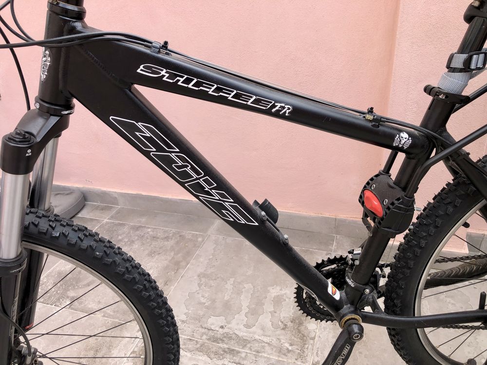 Bicicleta BTT montanha - Cove Stiffee FR  hardtail com pouco uso