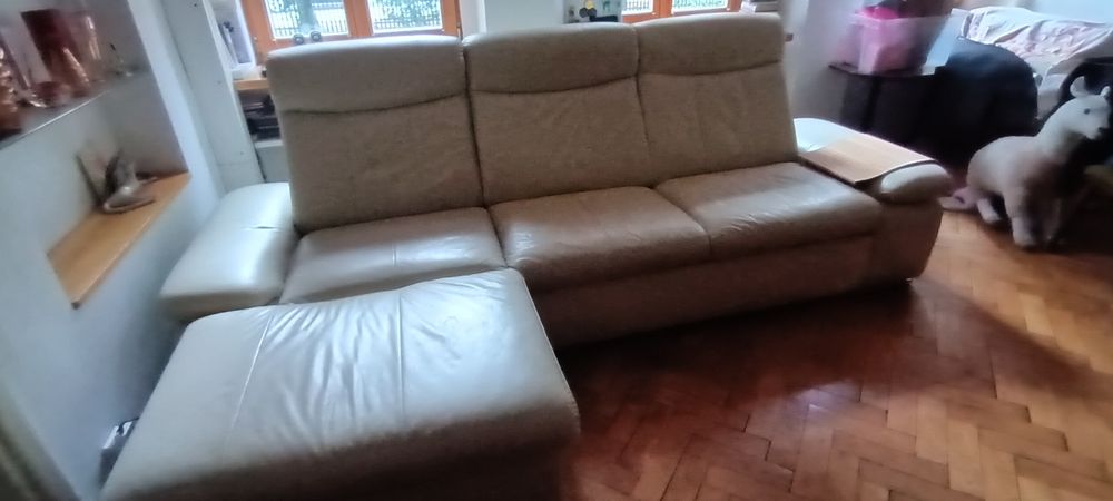 Duża biała kanapa skórzana rozkladana