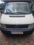 Авто, бус mercedes vito 638 на повному ходу