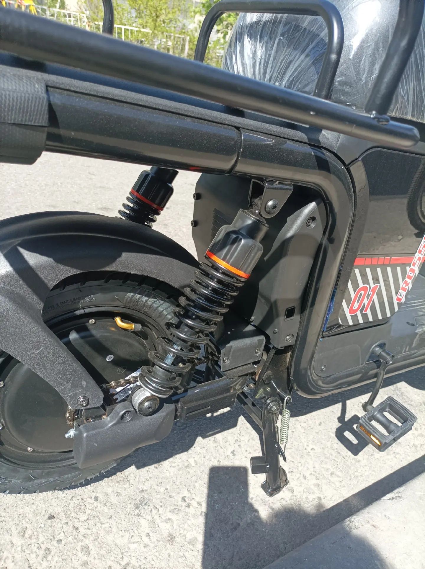 Електроскутер Crossride Courier01