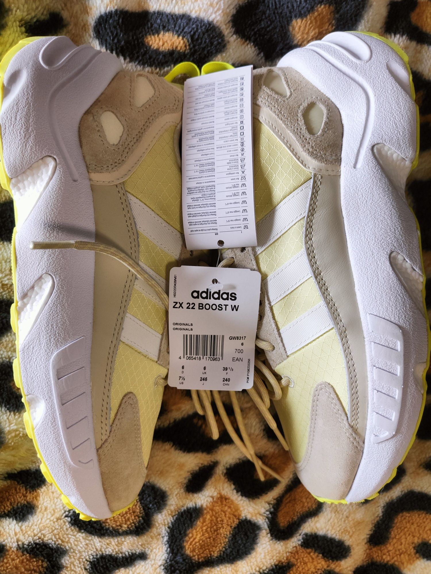 Женские кроссовки Adidas 39р.