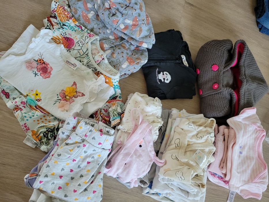 Kartonik ubranek dziewczęcych dla niemowlaka od r. 56
