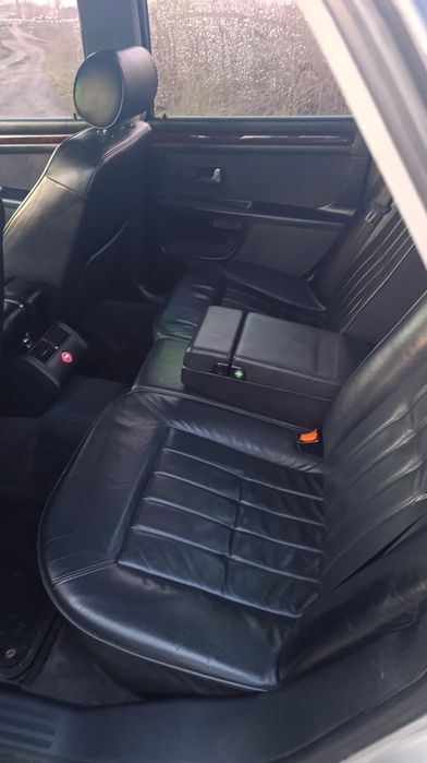 Продам audi 8 4.2 газ бензин любой вид переоформления