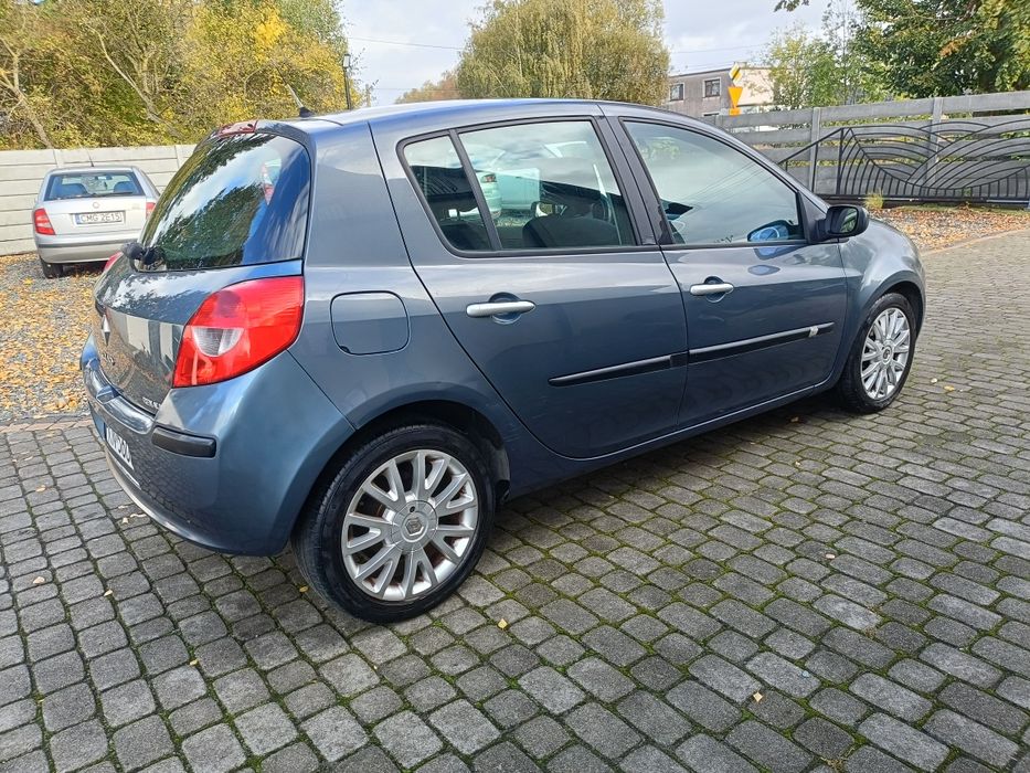 Renault Clio 3 1.6 16V 112KM