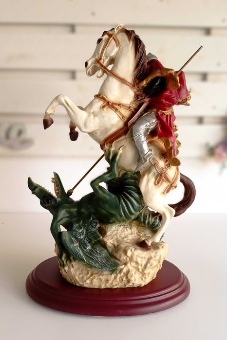 Estátua de São Jorge e o Dragão - Pintado à Mão