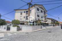 Espaço Comercial | Área total 200m2 | C/ Cave | Perafita