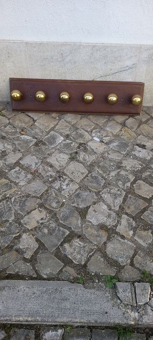 Vendo. Cabide de Latão antigo..