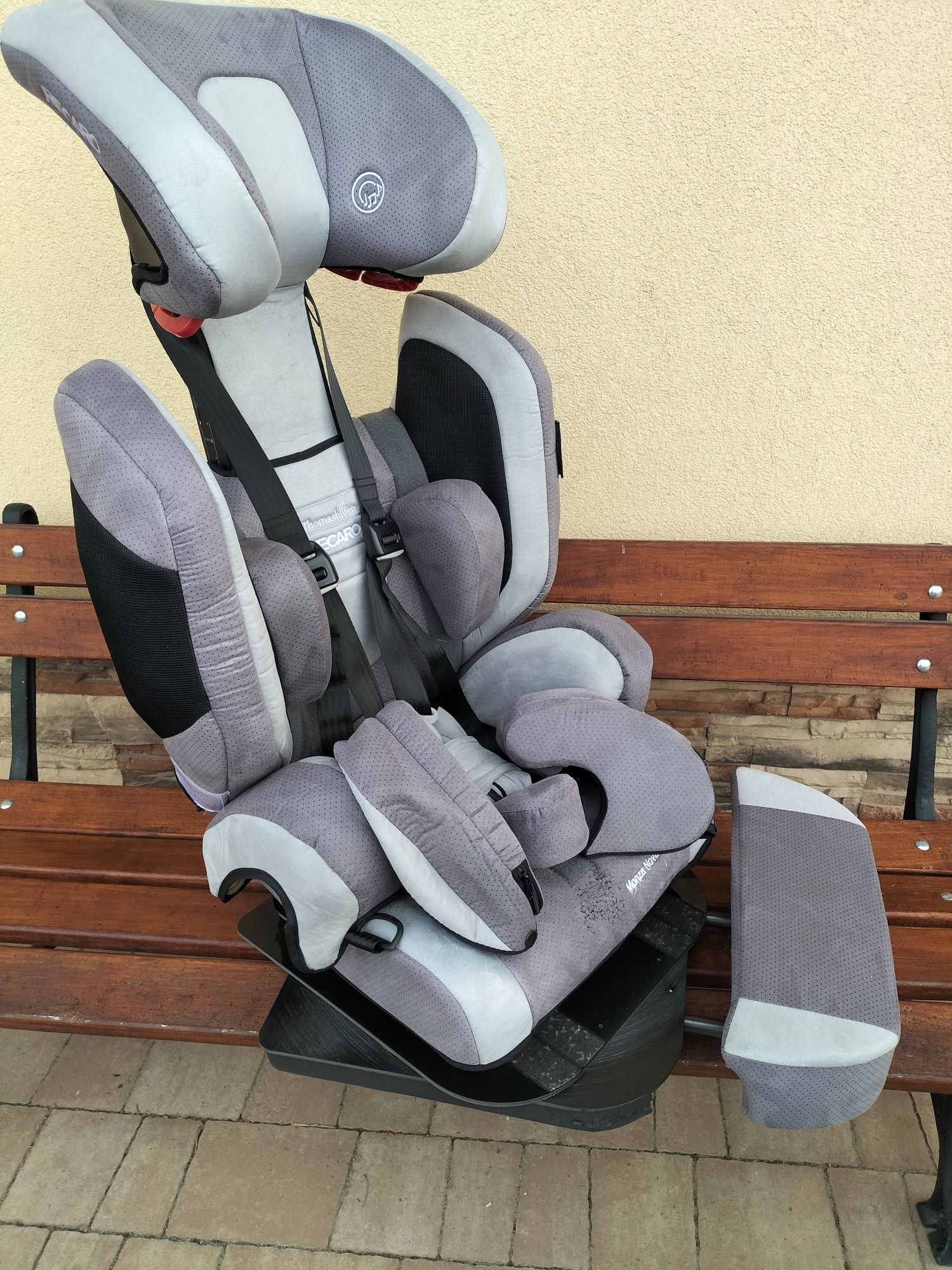 2 sztuki fotelik..Recaro Monza Nova 2 i Recaro Sport Reha ,baza ISOFIX