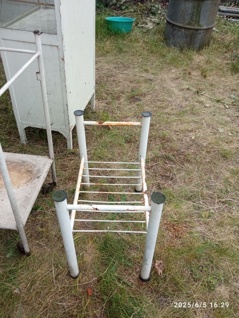 Komplet szafek medycznych