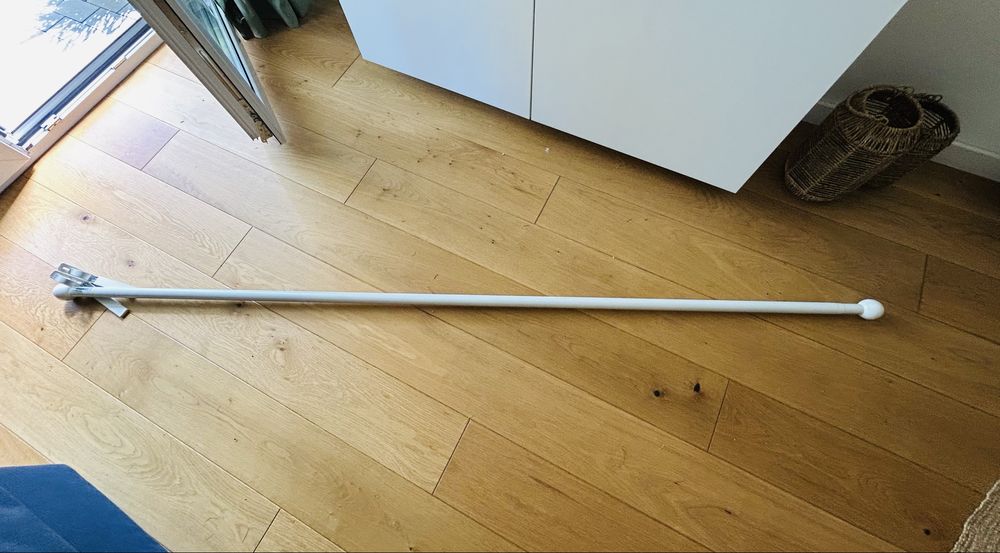 Karnisz ikea biały