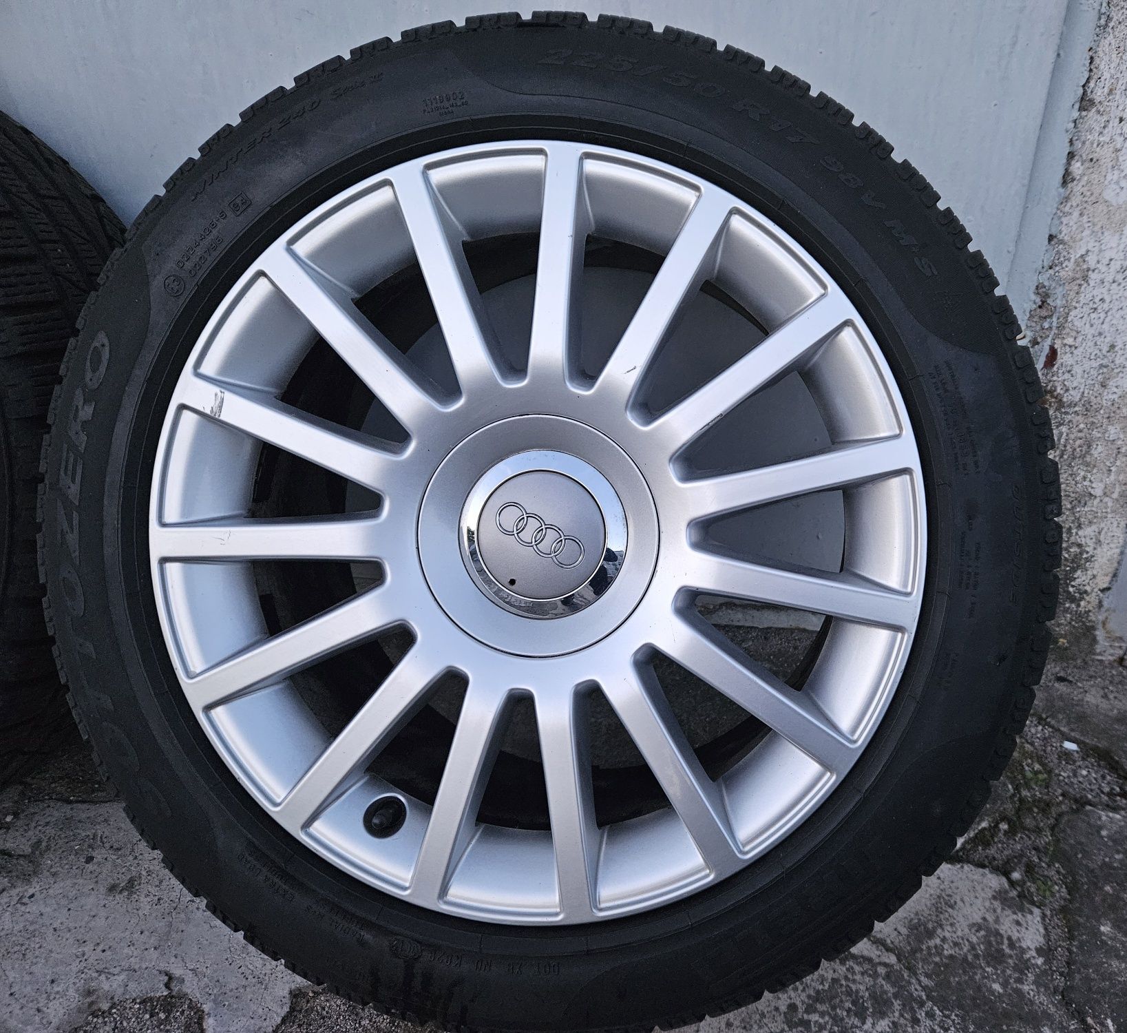 Felgi 17 z oponami Pirelli M+S orginalne Audi a6 c6 fundo ET48 5x112