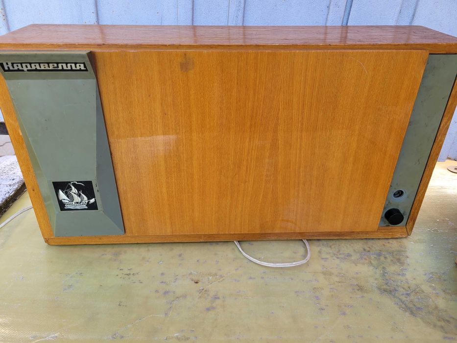 Грамофон, проигрователь Каравелла