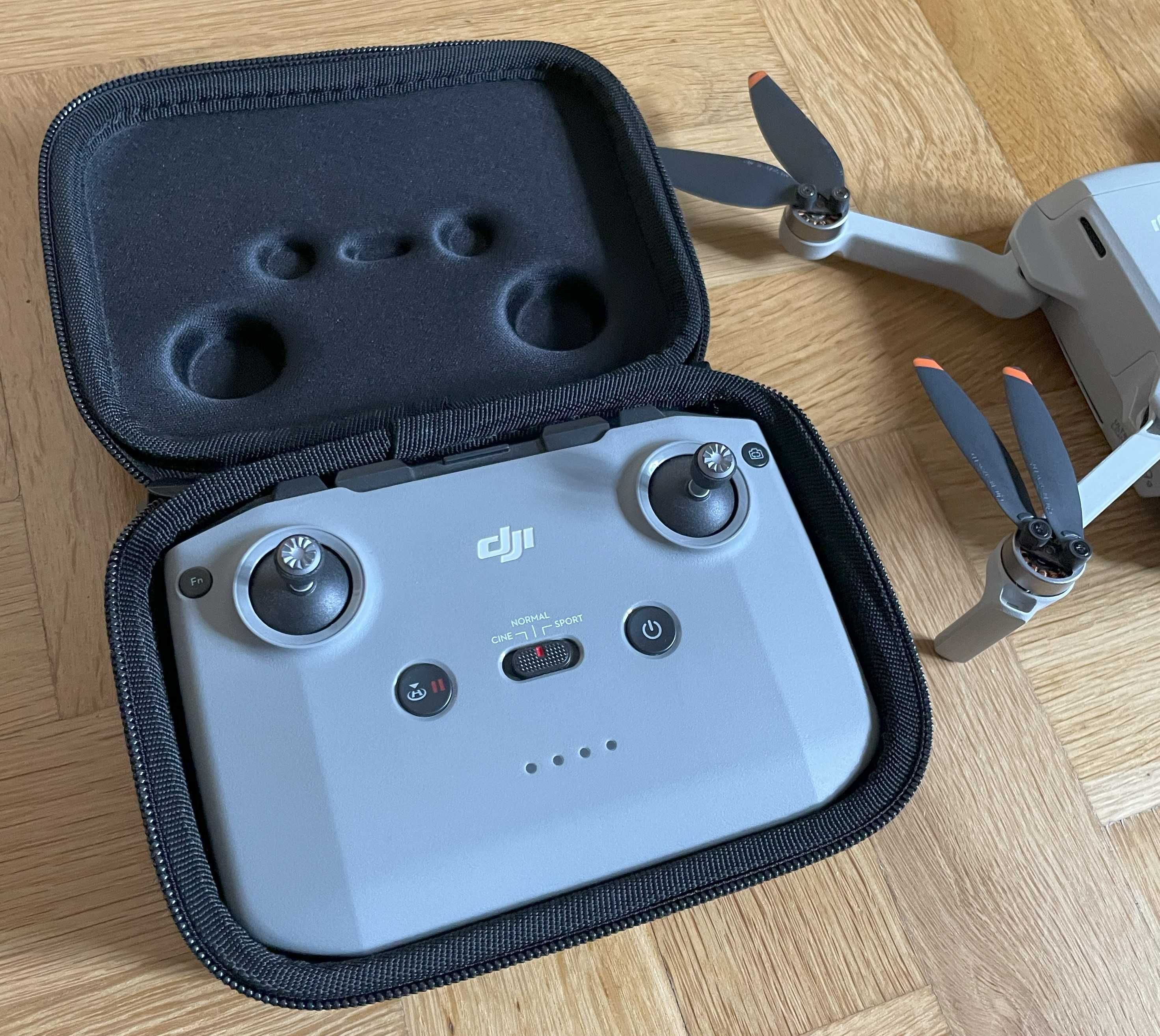 DJI Mini 2 More Combo - jak nowy, WAWA