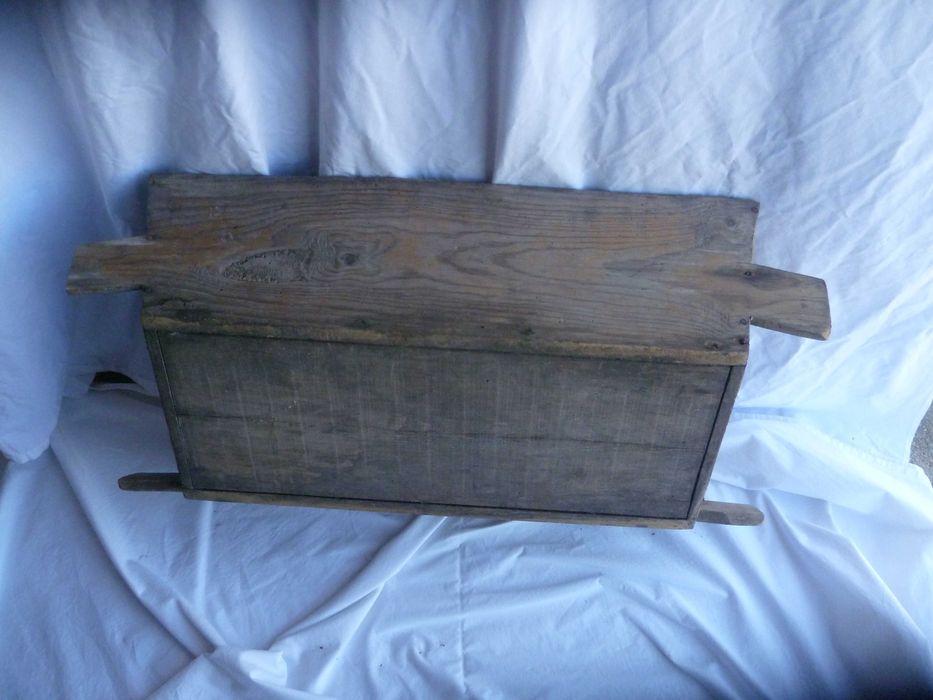 ANTIGUIDADES Masseira em madeira anos 50-60 enxoval da avó de 35 -180€