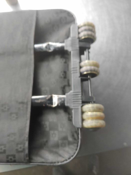 чемодан на колесах большой