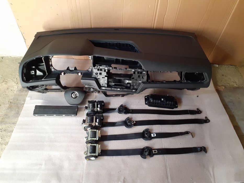 Deska rozdzielcza konsola kokpit airbag pasy VW Touran nowy