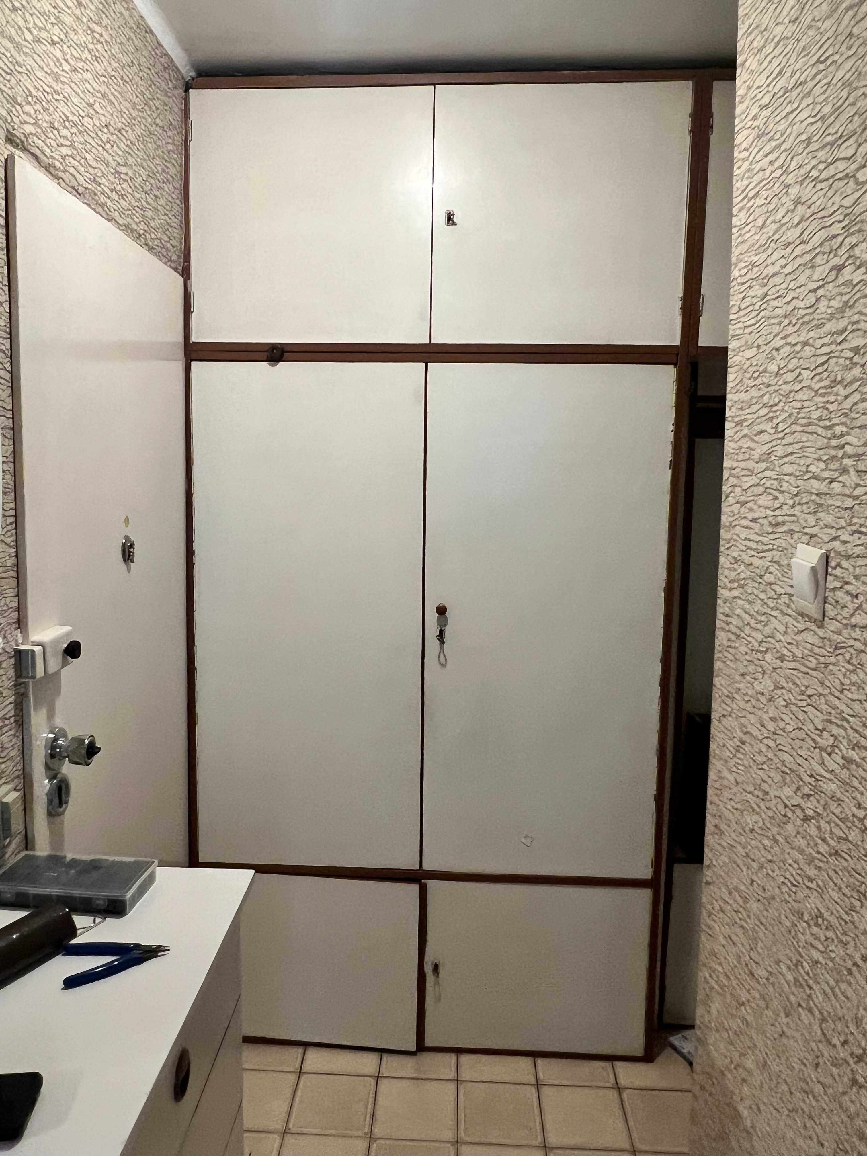Oddam szafę z przedpokoju – za demontaż i transport