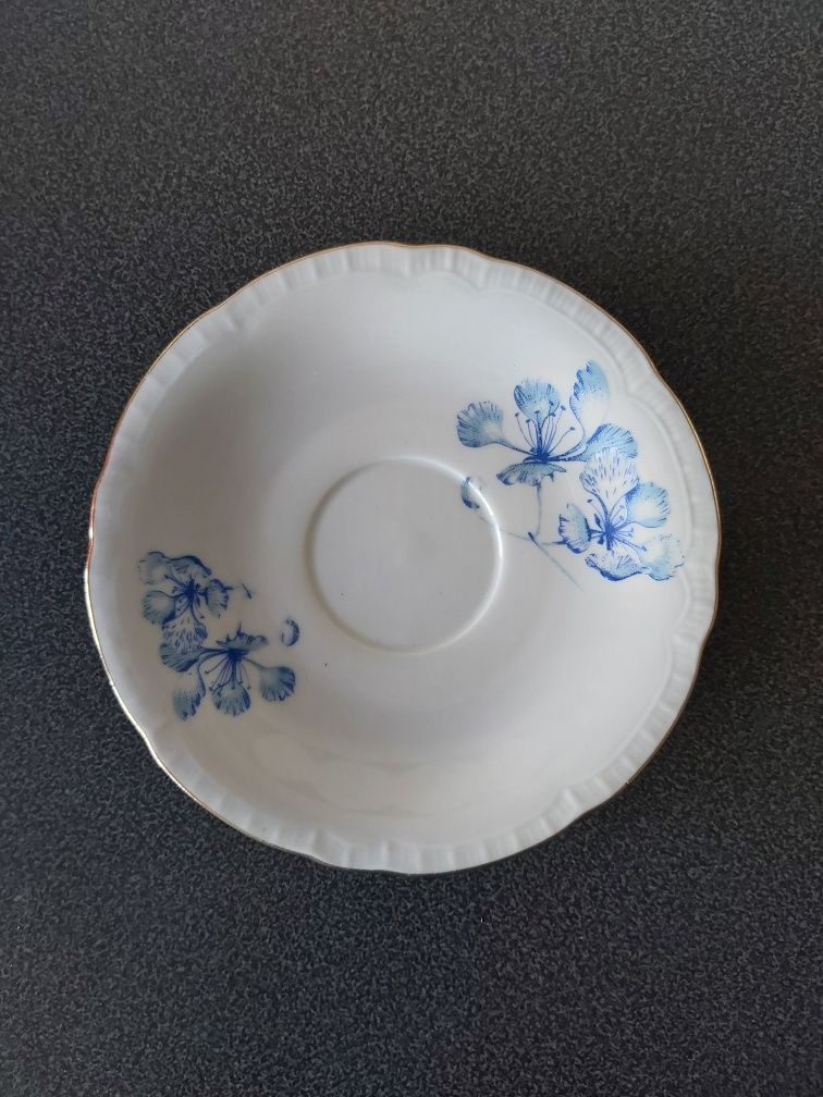 Talerzyk spodek mały Made in Czechoslovakia porcelana kwiaty niebieski