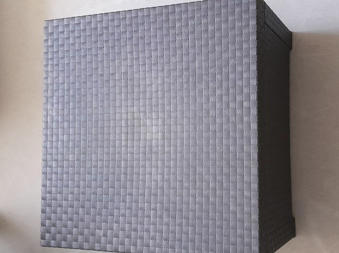 Mesa ou puff exterior preta