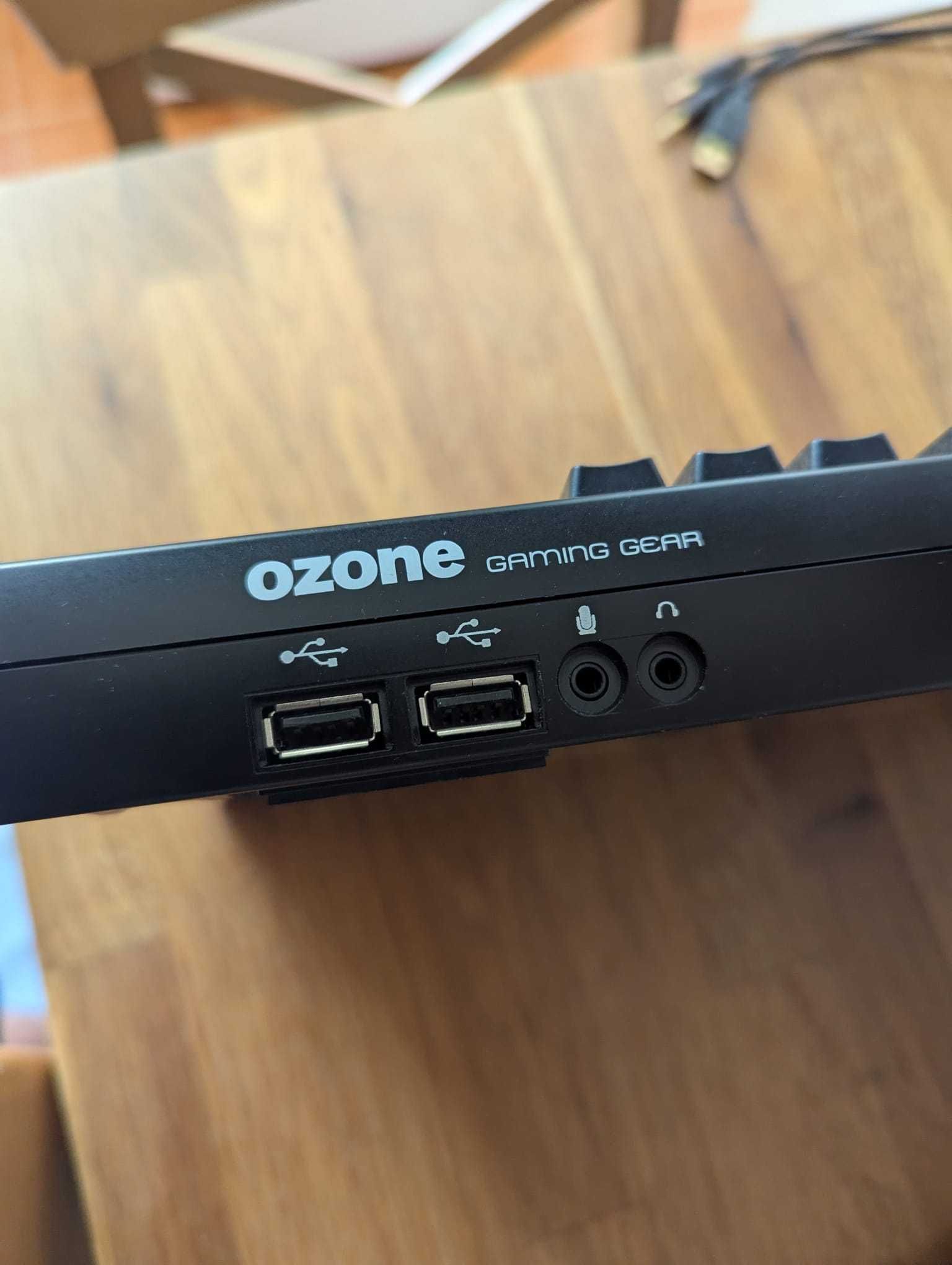 Teclado mecanico Ozone Strike - MX Cherry Black