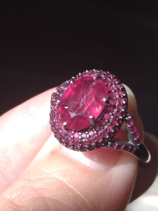 Pierścionek srebrny z naturalnym Rubinem 9*7 mm