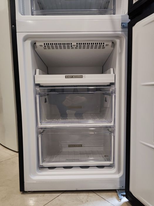 Холодильник ноуфрост Whirlpool W7X 820 K з Європи

W7X 820 K з Європи
