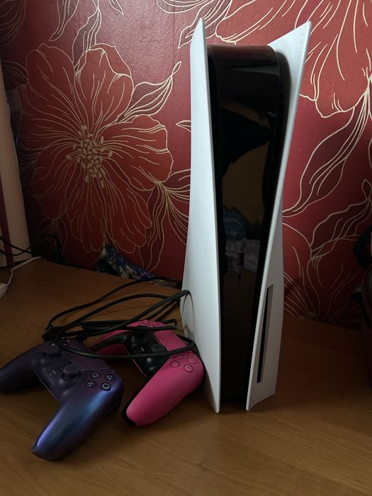 Ps5 z napędem i 2 padami