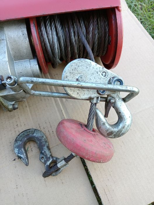 Wyciągarka elektryczna udźwig 800 kg z hamulcem 1300w kaseta sterujaca