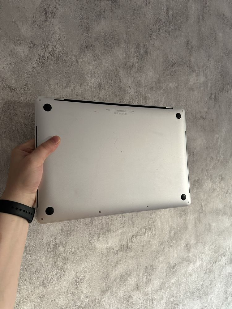 MacBook Pro 15” A1707 / Core i7 / 16GB / SSD 2TB