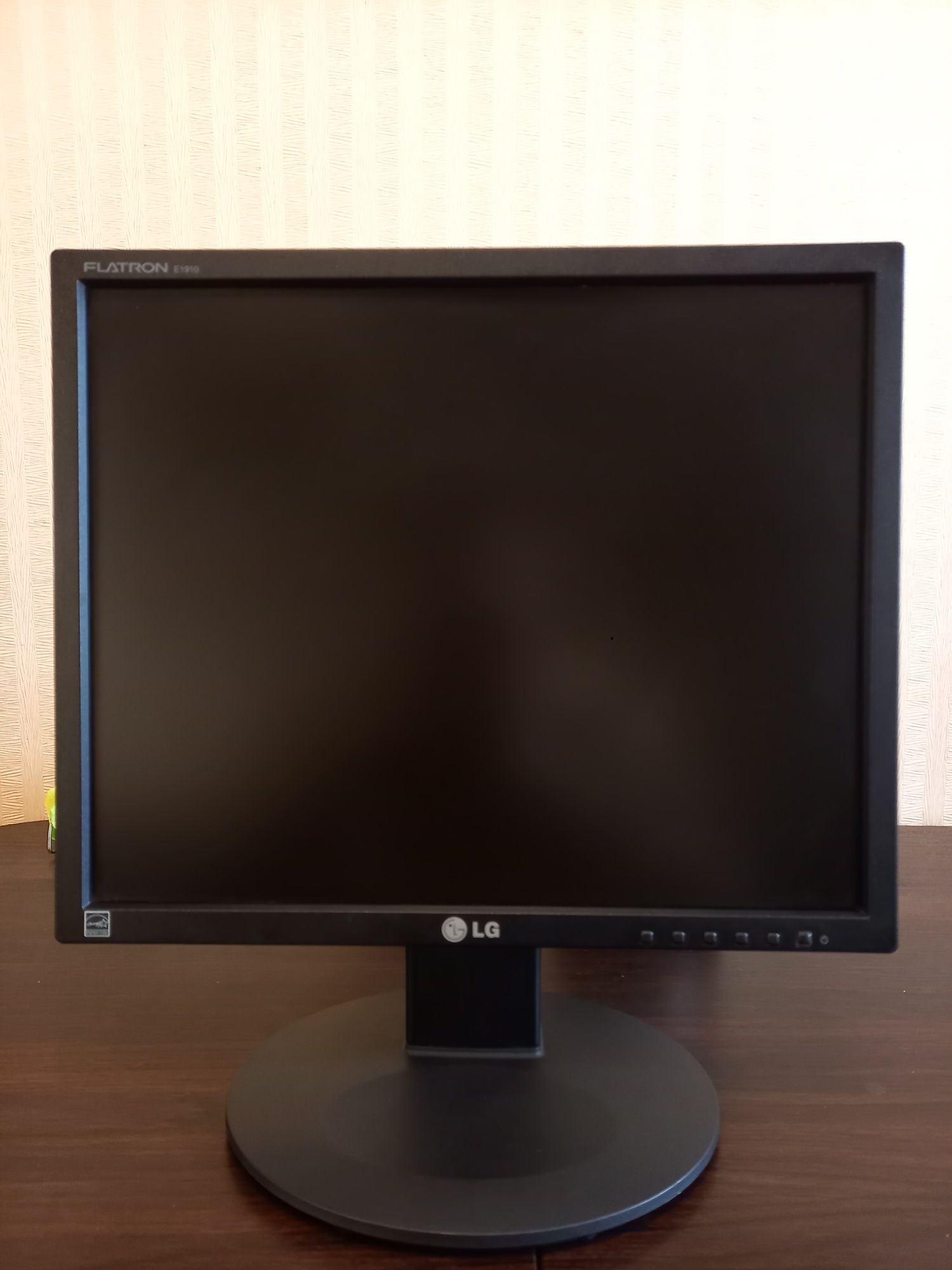 Монітор LG Flatron E1910 (19")