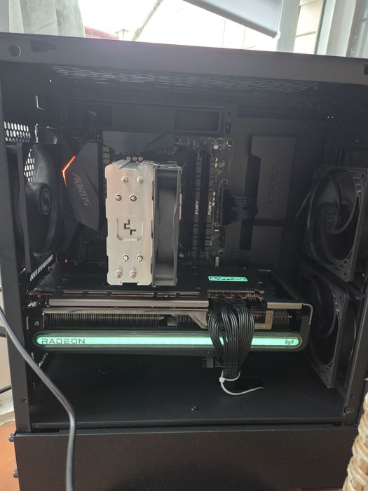 PC AMD 5600X/7800XT Sapphire Nitro+ 16GB/B550/32GB/1.5TB/Wi-Fi6 + BT