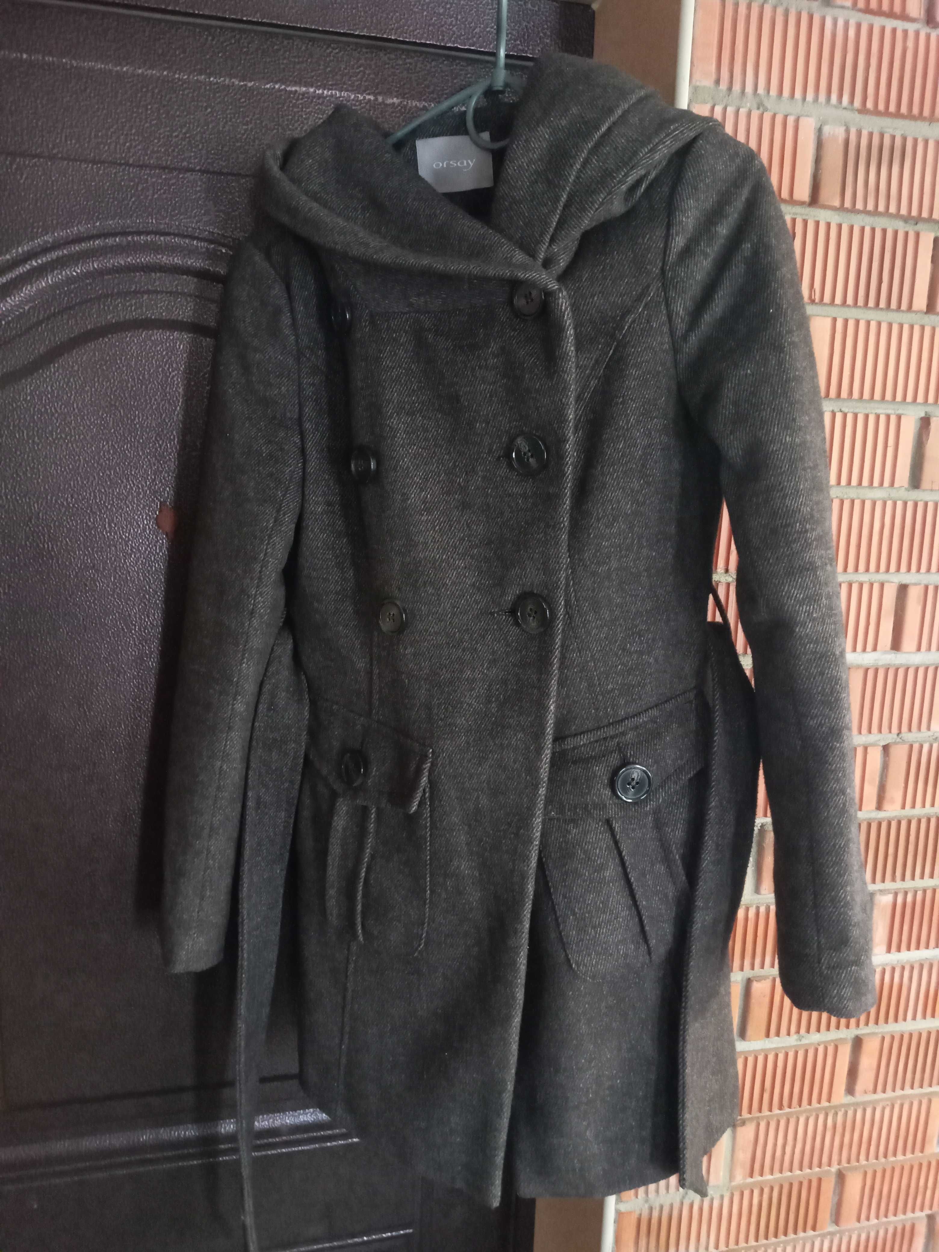 Прдам пальто женское раэмер 34 evro