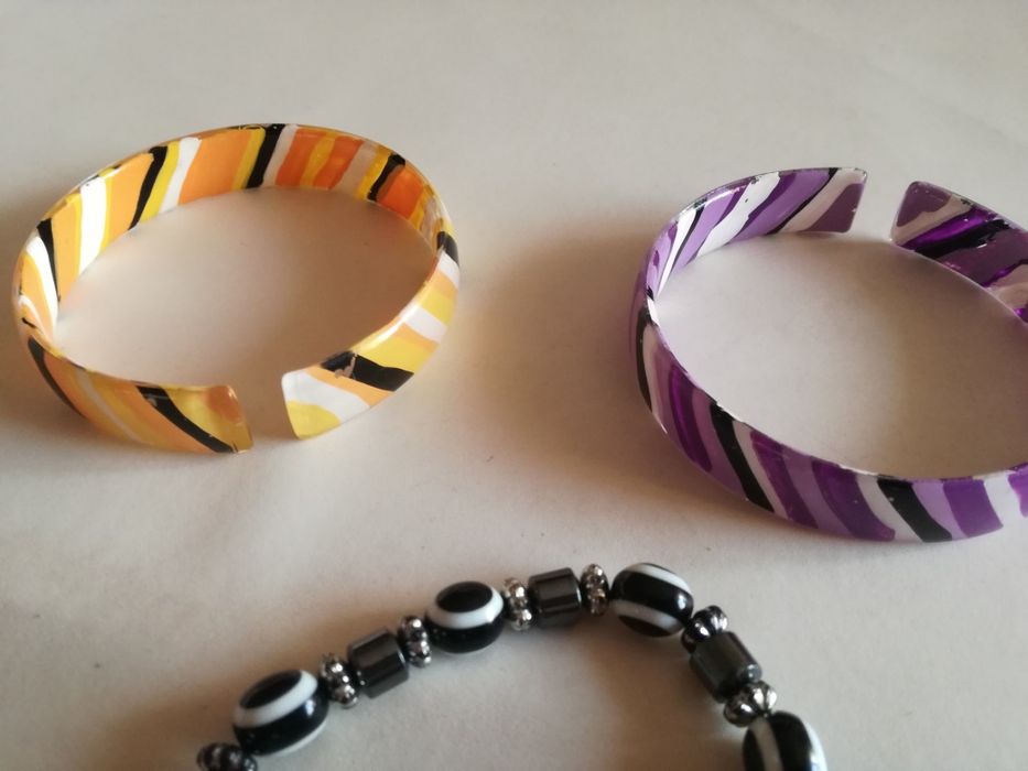 3 Pulseiras.  MULHER