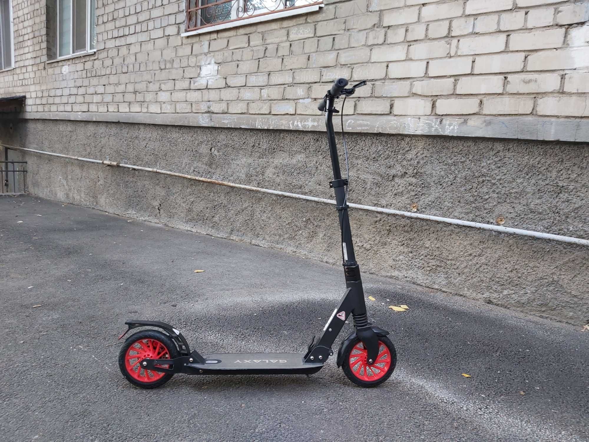 Самокат складной Urban Scooter черный
