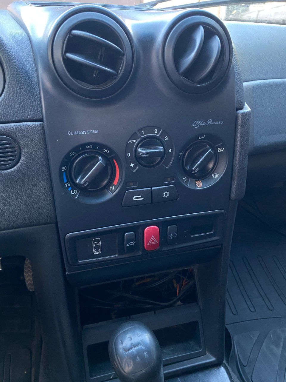 Alfa Romeo 146  відчуйте себе в салоні ферарі