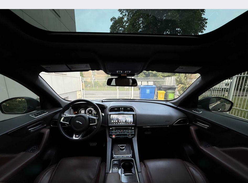 Jaguar F Pace Sport AWD в лізінг