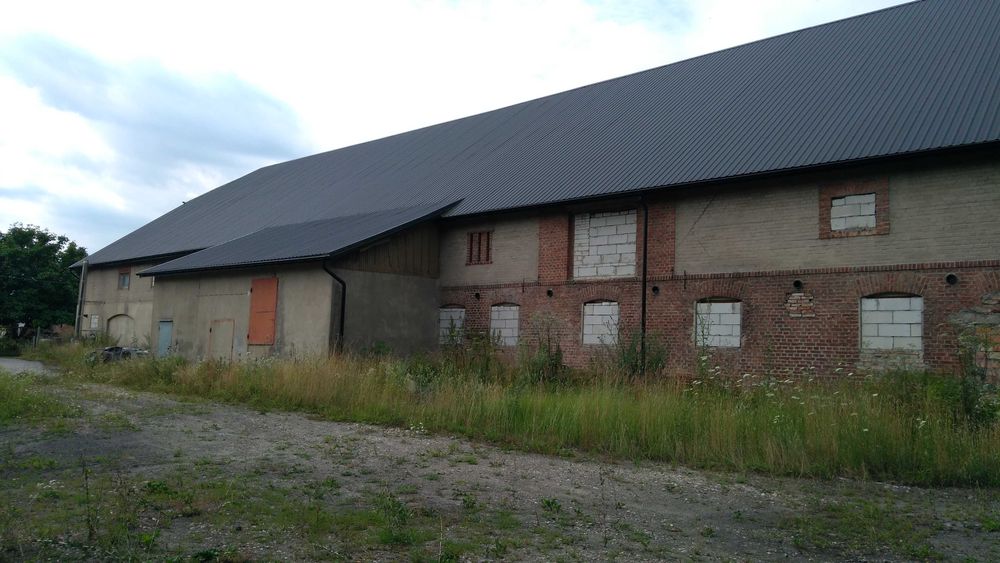 Magazyn 2000 m2  + 2 działki 2082m2 i 1856m2