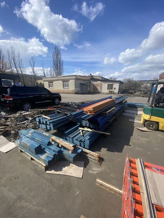 В наявності палетні стелажі для складу. Нові та б\у по вигідній ціні.