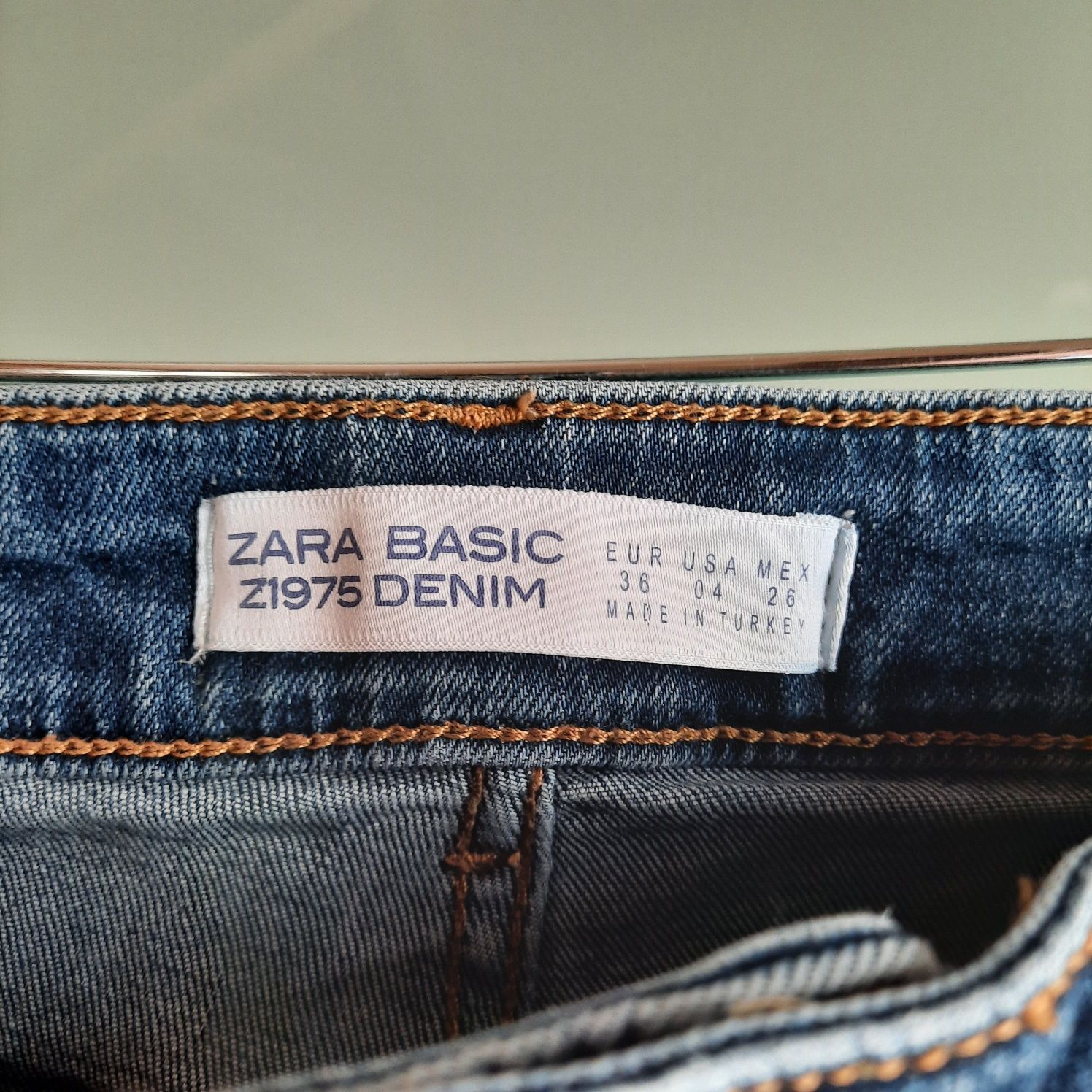 Calças ganga floridas, Zara, n. 38