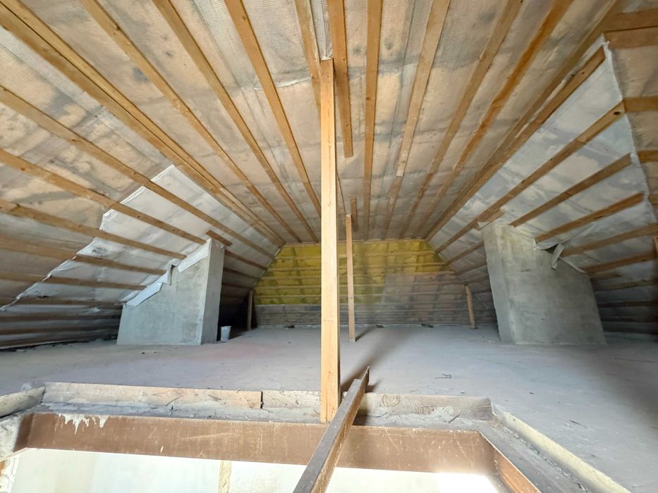 Дом в Совиньоне, ул. Бризова. 9 соток. Есть подвал. Гараж на 2 авто