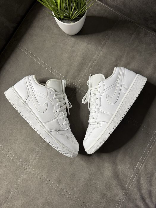 Кросівки Nike Air Jordan 1 Retro White