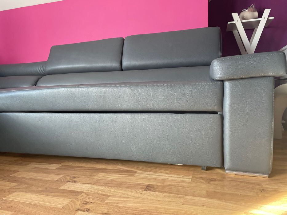 Duży narożnik z funkcją spania