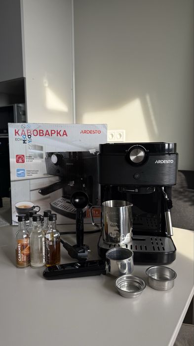 Кофемашина/кавоварка рожкова Ardesto