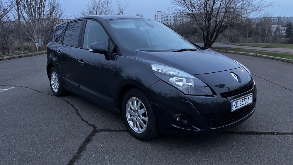Renault Scenic lll 2010 год АКПП
