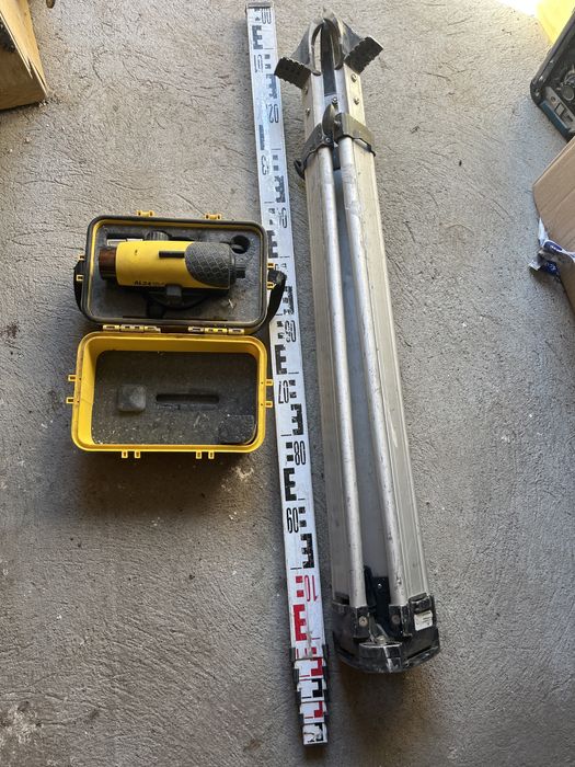 Niwelator stanley AL24