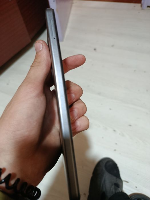 Продам телефон моторола срочно треба замінити екран телефону два тижні